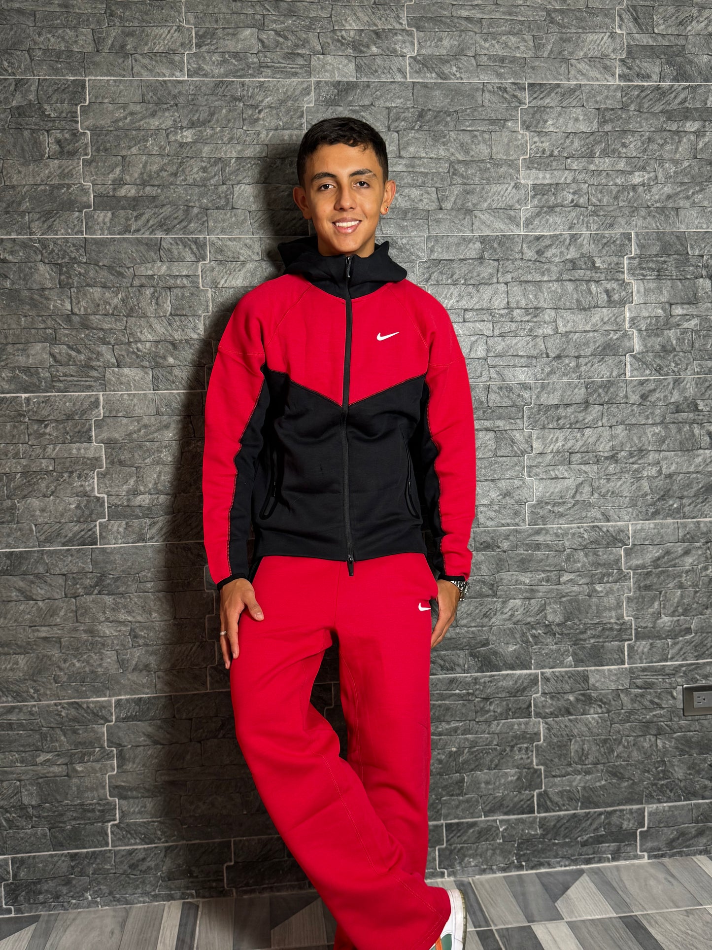 OUTFIT NIKE NOCTA RED AND BLACK